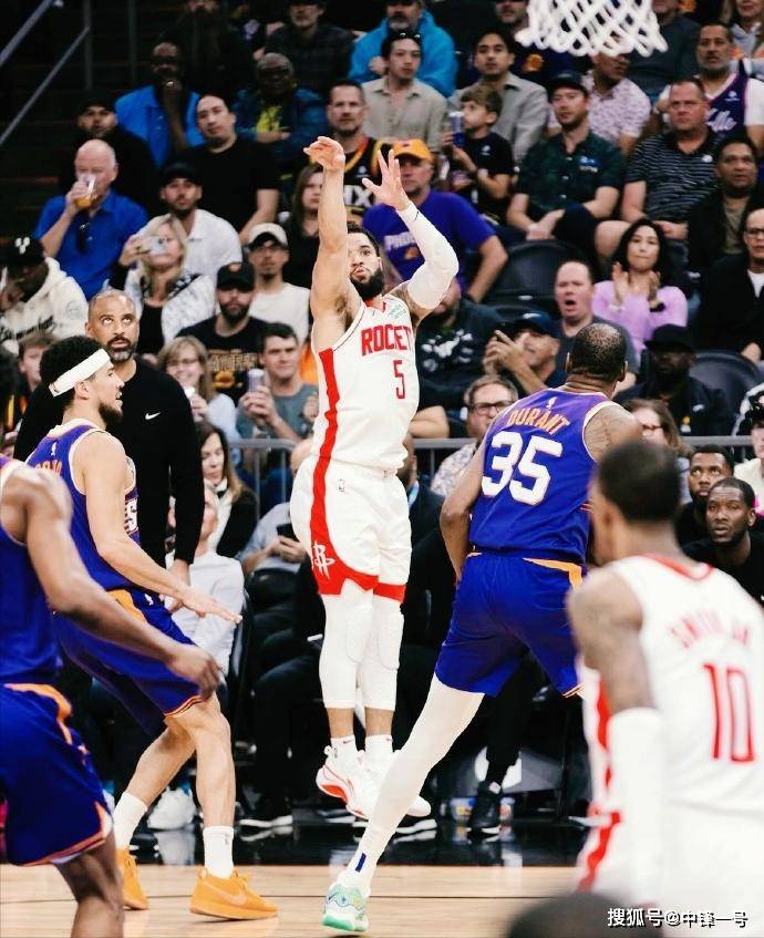 包含俄克拉荷马雷霆训练开放日;清晨手感冰凉引欢呼;CBA常规赛在即;更衣室氛围转暖的词条 包含俄克拉荷马雷霆训练开放日;清晨手感冰凉引欢呼;CBA常规赛在即;更衣室氛围转暖的词条