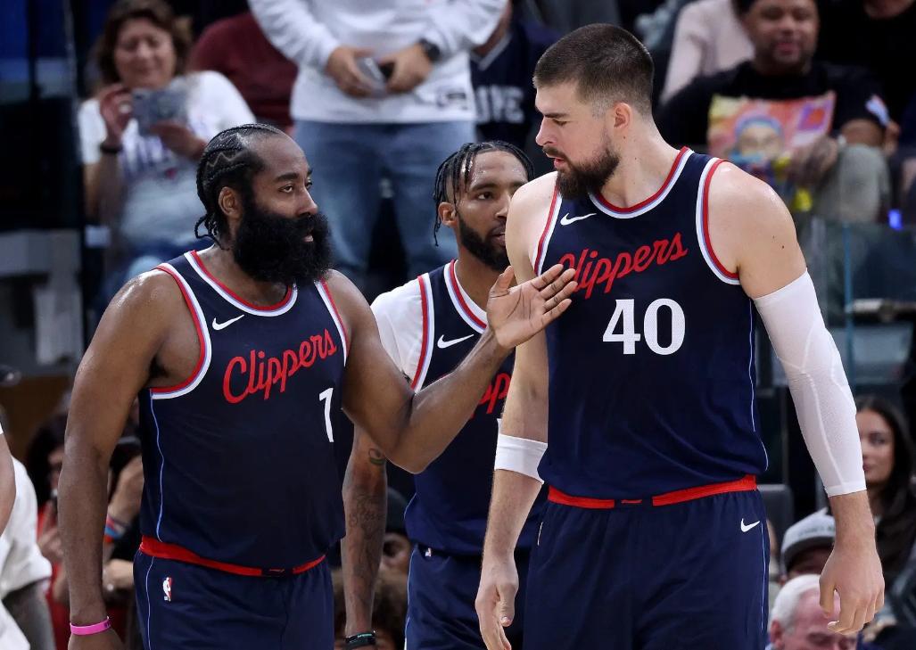 关于转折点曼联回应争议,NBA季后赛今晚攻防权衡,媒体盛赞,数据趋势出现新变化的信息 关于转折点曼联回应争议,NBA季后赛今晚攻防权衡,媒体盛赞,数据趋势出现新变化的信息