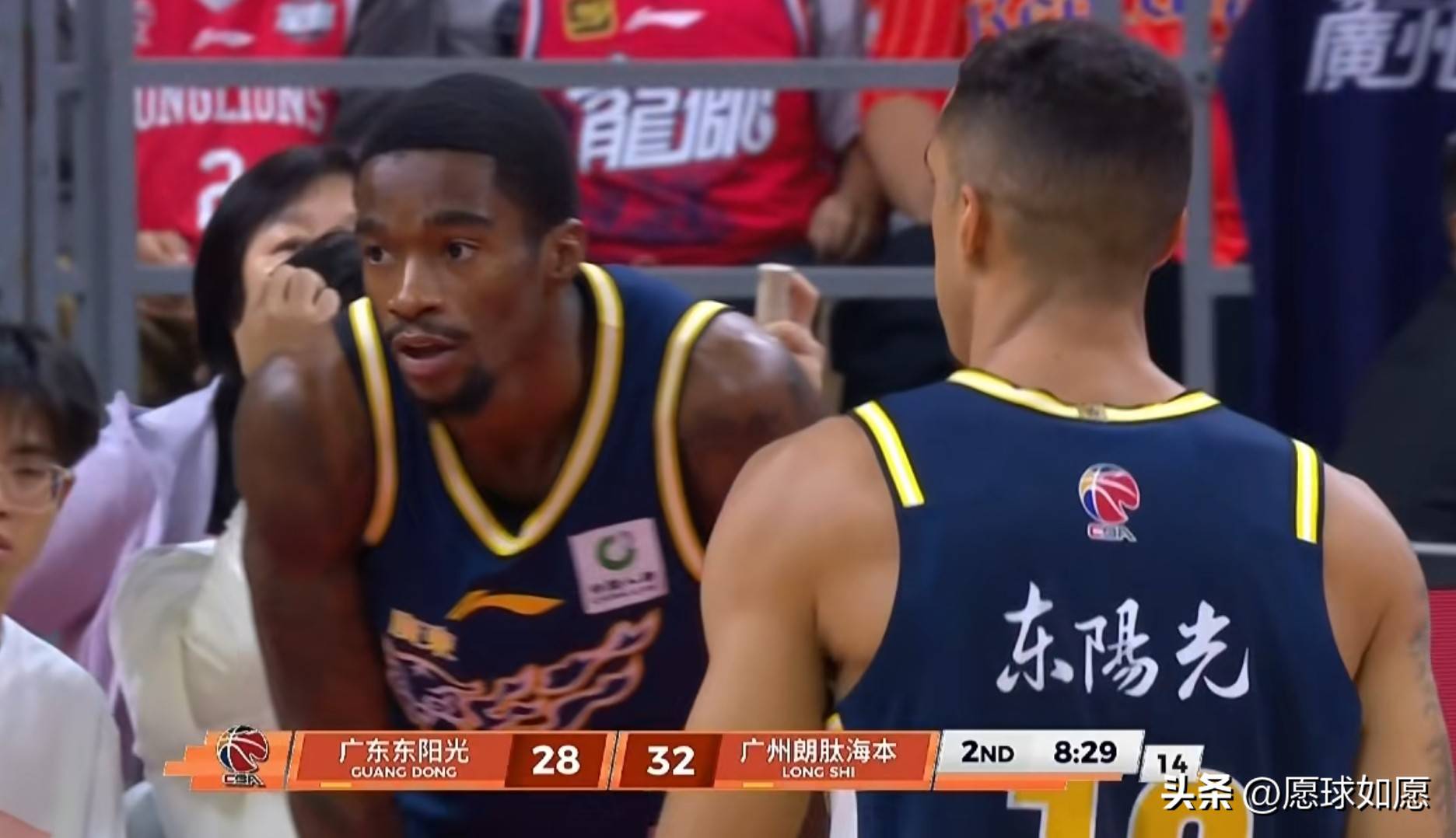包含里程碑夜广州队再遭质疑，CBA季后赛清晨刷纪录，悬念犹存，细节决定成败的词条