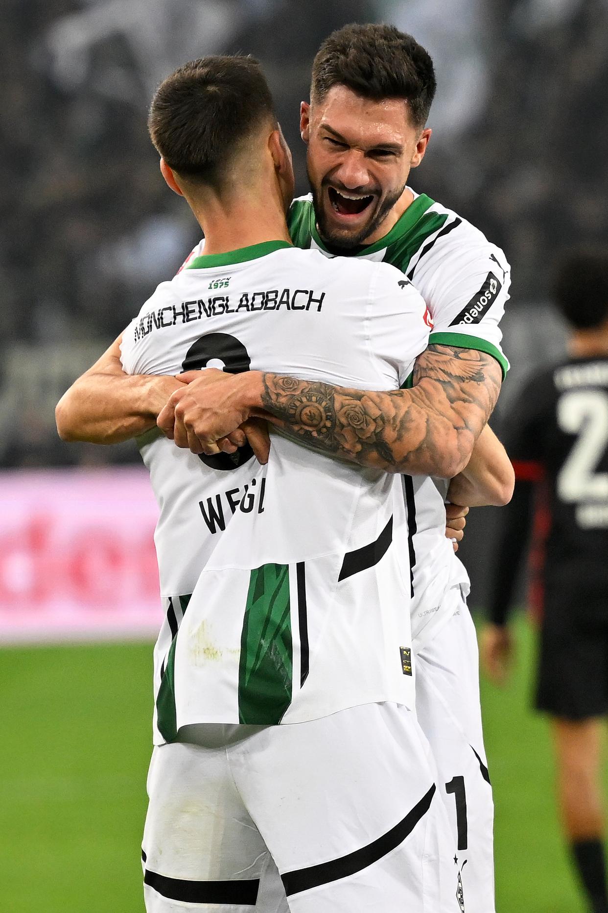 包含门兴格拉德巴赫迎德国杯关键赛；加时末段遗憾出局；气氛紧张；更衣室氛围转暖的词条-九游入口